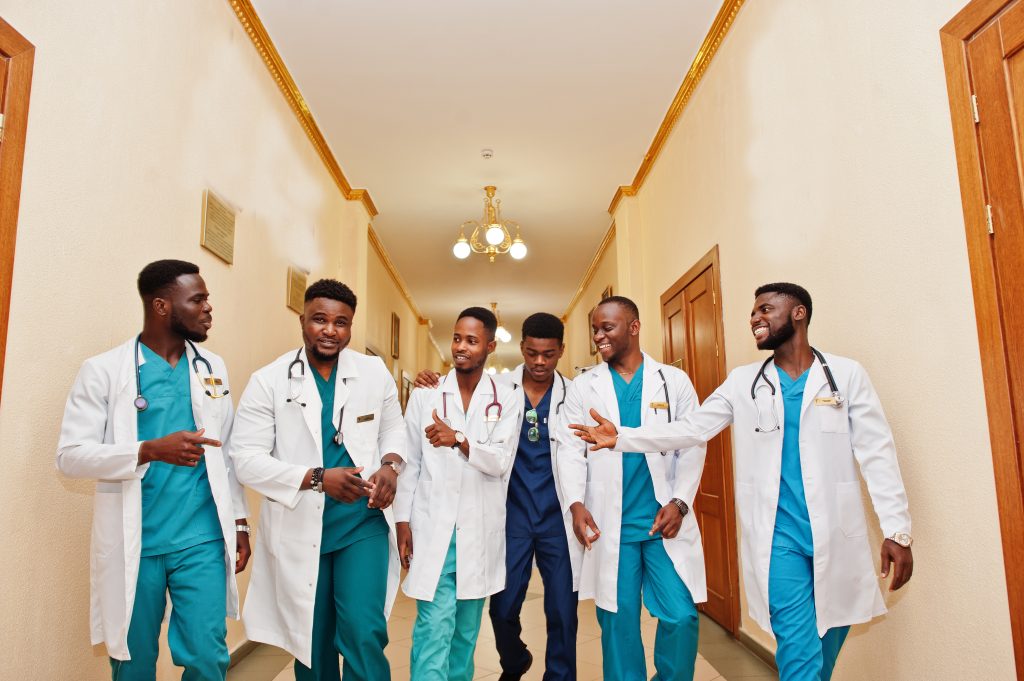 soins en milieu hospitalier – Santé Aménhotep Inc.